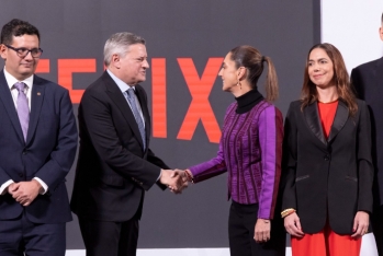 Netflix Meksikaya 1 milyard dollar investisiya yatıracaq