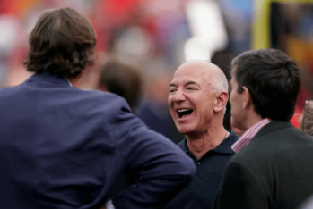 Джефф Безос продал акции Amazon на $2 млрд