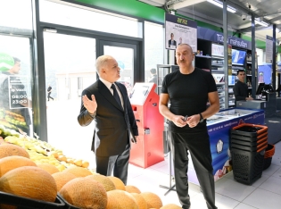 Prezident İlham Əliyev “Balland – Kəlbəcər balı, arı və arıçılıq məhsulları mağazası”nın açılışında iştirak edib - [red]YENİLƏNİB[/red] | FED.az