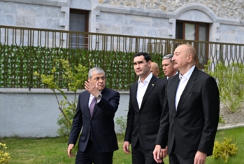İlham Əliyev və Sərdar Berdiməhəmmədov Şuşada birinci yaşayış kompleksində olublar - FOTOLAR | FED.az