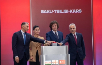 Bakı–Tbilisi–Qars dəmir yolu istifadəyə verildi - Qatar yola düşdü - FOTOLAR | FED.az