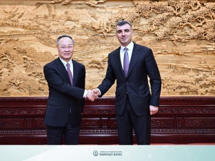 Azərbaycan Çinlə süni intellekt əsaslı maliyyə nəzarətində əməkdaşlığı müzakirə edib | FED.az