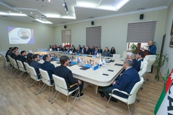 Təbii sərvət əmanətdir - Balaxanı neftçiləri dövlət-din əlaqələri müzakirə edilən dəyirmi masada | FED.az