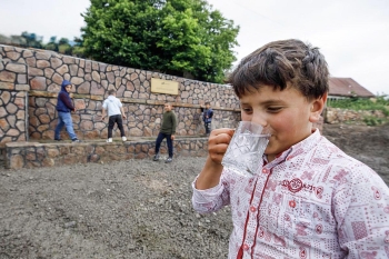 ЗАО «AzerGold» улучшило снабжение отдаленного села Човдар питьевой водой | FED.az