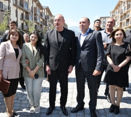 Prezident Kəlbəcər şəhərinin sakinləri ilə görüşüb, onlara mənzillərin açarlarını təqdim edib - [red]YENİLƏNİB[/red] | FED.az