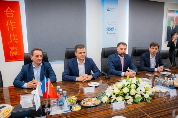 Şaanşi əyalətinin nəqliyyat və logistika sahəsi üzrə nümayəndə heyəti Abşeron Logistika Mərkəzini - [red]ZİYARƏT EDİB[/red] | FED.az