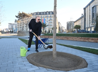 Prezident  “Bakı Ağ Şəhər”də olub - FOTOLAR[b][red] - YENİLƏNİB[/red][/b] | FED.az