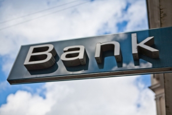 Azərbaycanda 9 bank şöbəsi - BAĞLANIB