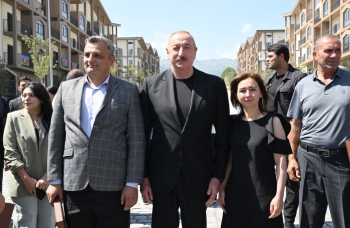 Prezident Kəlbəcər şəhərinin sakinləri ilə görüşüb, onlara mənzillərin açarlarını təqdim edib - [red]YENİLƏNİB[/red] | FED.az