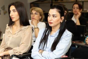 Yelo Bank-da Süd Vəzi Xərçəngi Maarifləndirmə Ayına həsr olunmuş - [red]SEMİNAR KEÇİRİLİB[/red] | FED.az