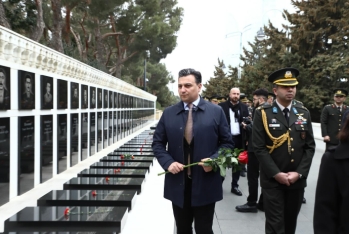 ATİB nümayəndə heyəti Bakı Türk Şəhidliyini ziyarət edib