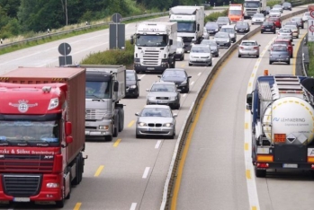 Avtomobillərlə sərnişin daşımadan gəlirlər 1 milyard manata yaxınlaşıb