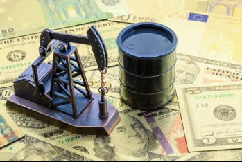 Büdcədə 65 dollar götürülən neft 82 dollara satılıb - AMMA HÖKUMƏT PULU EHTİYATLA XƏRCLƏYİR