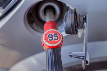 Azərbaycan yanvarda “Premium Euro-95” markalı benzin idxalını 2,8 dəfə artırıb