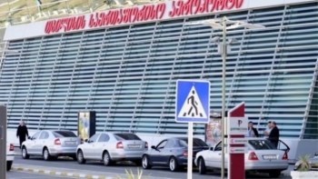 Tbilisi və Batumi aeroportlarında sərnişin daşınmaları - SON 10 İLDƏ - XEYLİ AZALIB