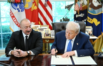 Donald Tramp "Ağ Evin açarını" İlham Əliyevə bağışladı - [red]FOTOLAR - VİDEO[/red] | FED.az