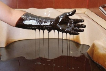 Neftin bahalaşması: Həm əlavə gəlir, həm də yoxsulluq riski