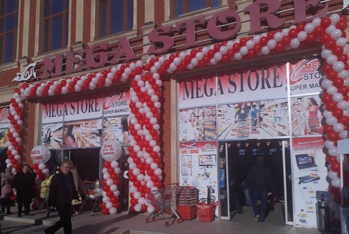 “Megastore” mağazasının seyfini aparan - ŞƏXS TUTULDU
