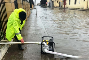 Evi su altında qalan sakinlər - HOTELLƏRƏ YERLƏŞDİRİLİB - FOTOLAR