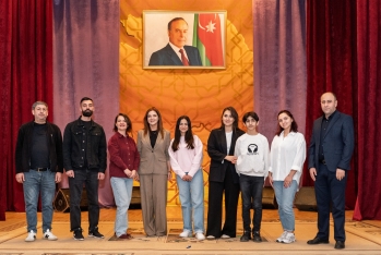 «Azercell Könüllüləri» поздравили детей с Новым Годом! | FED.az