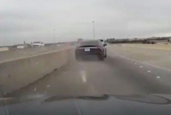 В Техасе Tesla под управлением автопилота попала в аварию