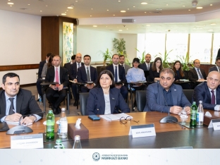 Mərkəzi Bankda ekspertlərlə makroiqtisadi vəziyyət müzakirə edilib - FOTOLAR | FED.az