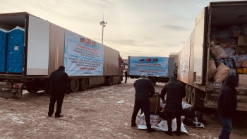 Rusiyadakı azərbaycanlılar Türkiyəyə yardım göstərir - SİYAHI, MƏBLƏĞLƏR - FOTOLAR | FED.az