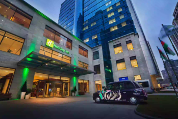 "Holiday Inn Baku" işçi axtarır - VAKANSİYA