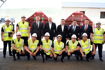 Azərbaycan və Qırğızıstan prezidentləri Ağdamın Xıdırlı kəndində məktəbin təməlqoyma mərasimində - FOTOLAR | FED.az