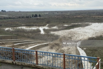 Pirsaat anbarında suyun səviyyəsi kritik həddə çatıb - KANALLAR MƏCRASINDAN ÇIXIB - FOTO