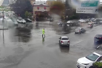 NİİM: Yağıntılı hava ilə əlaqədar nəqliyyatın hərəkəti çətinləşib, sıxlıq yaranıb - SİYAHI