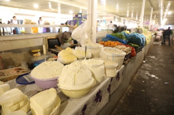 "8-ci km" bazarında quş kəsimi yeri bağlandı - FOTOLAR | FED.az