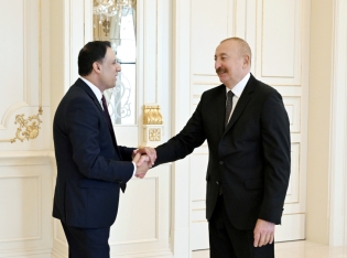 İlham Əliyev Böyük Britaniyanın ticarət üzrə dövlət nazirini qəbul edib | FED.az