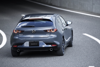 Azərbaycanda «Mazda»ya maraq azalıb – ÜSTÜNDƏ 2 TON BENZİN VERİRLƏR Kİ, SATILSIN