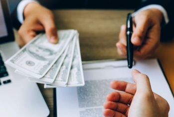 Sənayeyə verilən kreditlər bir ildə 74 milyon manat azalıb