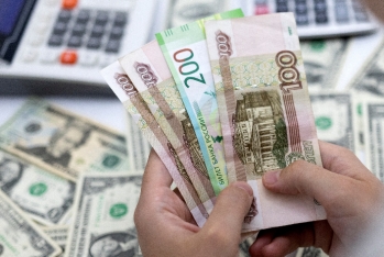 Moskva birjasında dollar ucuzlaşmaqda davam edir - RUBL NİYƏ BAHALAŞIR?