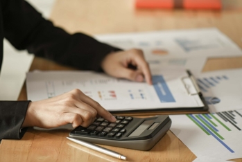 Növbəti il büdcə gəlirlərinin 62%-ə yaxını vergi və gömrük xətti ilə daxil olacaq