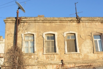 Bakının daha bir rayonunda qəzalı bina söküləcək - Sakinlərə 1500 manat kompensasiya veriləcək - FOTO
