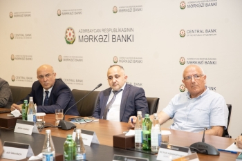 Mərkəzi Bankda ekspertlər ilə 3 saatdan artıq davam edən görüş baş tutub - FOTOLAR | FED.az