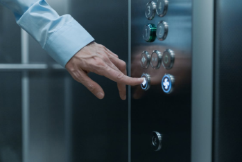 Nazirlik liftlərə texniki xidmət satın alır – TENDER ELANI 