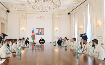 Prezident Paris Olimpiadasında medal qazanmış idmançıları və onların məşqçilərini qəbul edib | FED.az