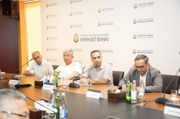 Mərkəzi Bankda ekspertlər ilə 3 saatdan artıq davam edən görüş baş tutub - FOTOLAR | FED.az