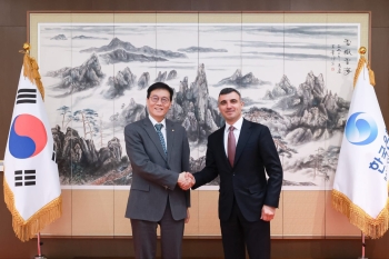 Taleh Kazımov Koreya Mərkəzi Bankının sədri ilə görüşüb | FED.az