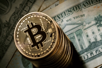 Bitcoin yuxarı yox, aşağıya yol aldı - QİYMƏT UCUZLAŞDI