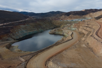 İlham Əliyev Ağdərədə “Dəmirli” Filiz Emalı Kompleksinin fəaliyyəti ilə tanış olub