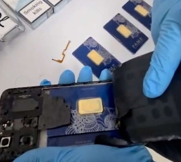 Mobil telefonlarda gizlədilən qızıl külçələr aşkarlandı - FOTOLAR | FED.az