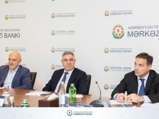 Mərkəzi Bankda ekspertlərlə makroiqtisadi vəziyyət müzakirə edilib - FOTOLAR | FED.az