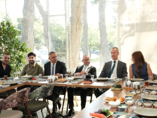 [red]BRAVO[/red] Milli Mətbuat Günü ərəfəsində media nümayəndələri ilə görüş keçirdi - [red]FOTOLAR[/red] | FED.az