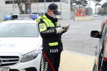 Yol polisi 30 min sürücünü cərimələyib - MƏBLƏĞ