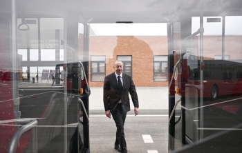 İlham Əliyev “BakuBus”un Gəncə Avtoparkının açılışında iştirak edib - FOTOLAR | FED.az